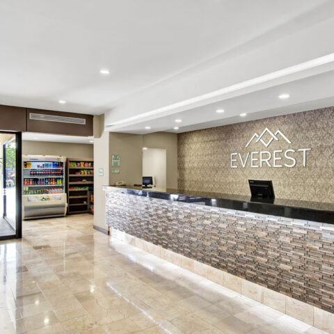 Hotel Everest